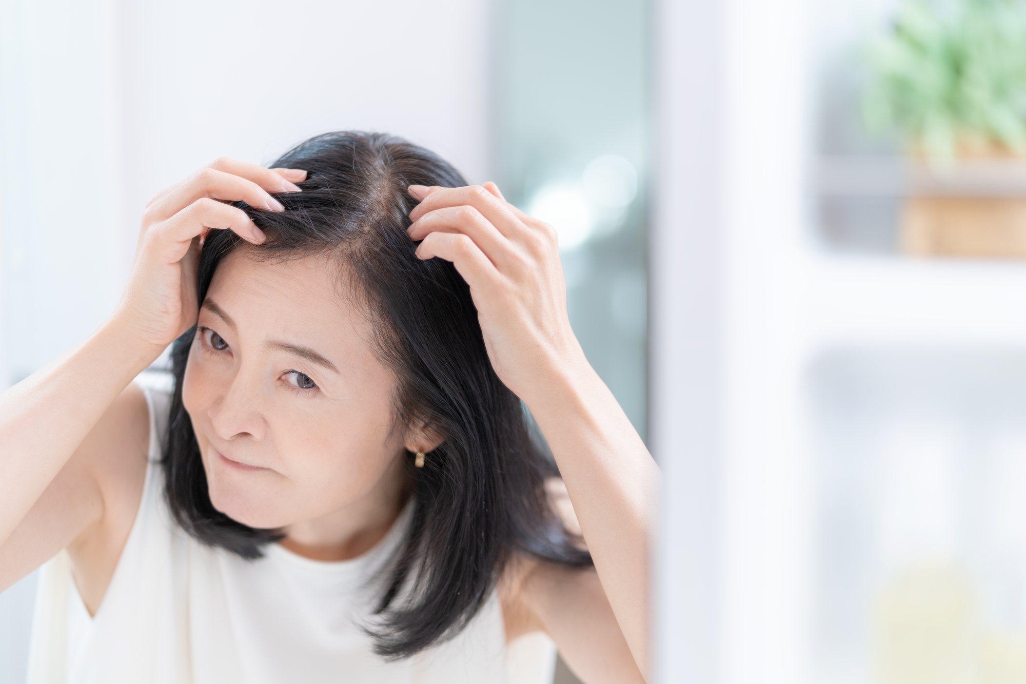 【女性の薄毛】3つの原因と4つの対策｜自分でできる頭皮ケア